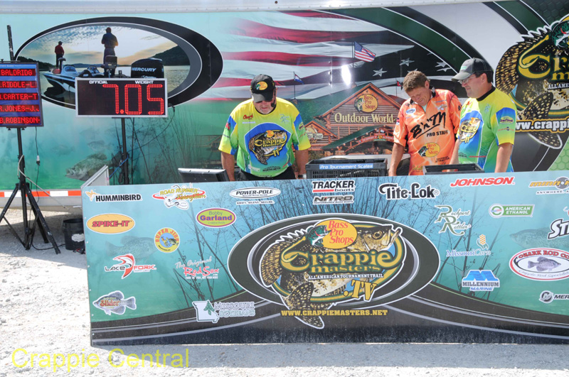 160521060518-305_crappie_masters_20160521