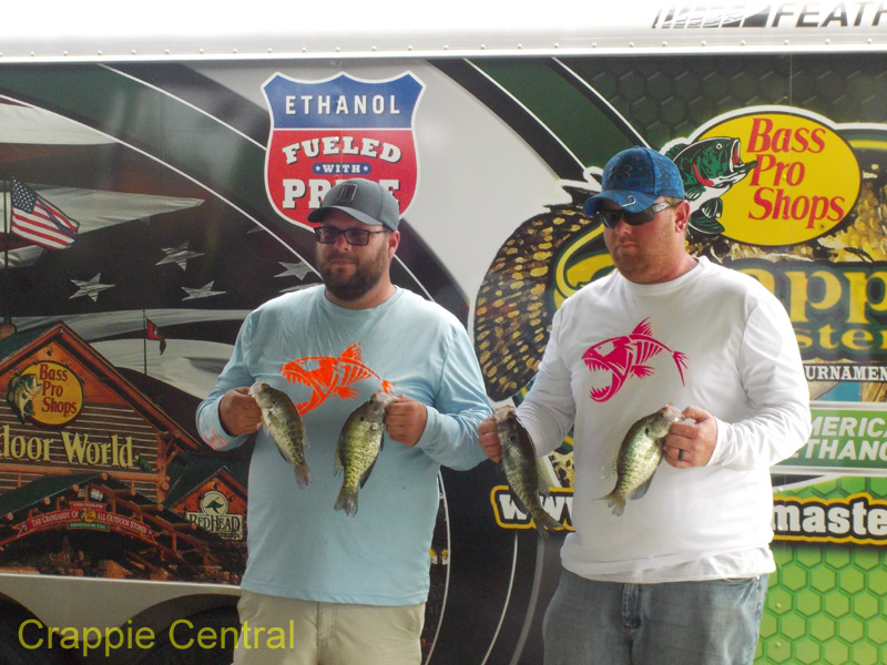 170408040456-Crappie Masters 2017 040